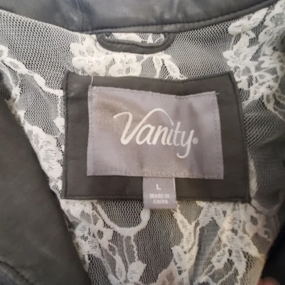Vanity Women's Grey Faux Leather Jacket Size Large - Picture 3 of 10